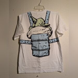 UT Atar Wars White T-Shirt with Baby Yoda Graphic Pre-owned Size Medium